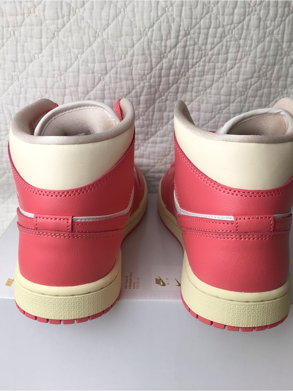 Nike Air Jordan 1 MID Shoes Women’s SZ 9.5 Sail Pink Salt Guava Ice BQ6472-109 - Picture 6 of 13